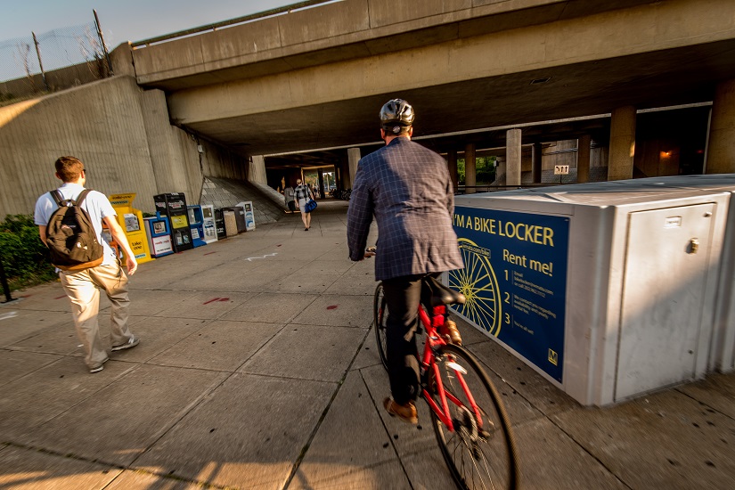 Metro Opens Doors to Bikes During Rush Hour